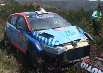 PILT ja VIDEO: Teemu Suninen tegi Portugali ralli viiendal kiiruskatsel avarii