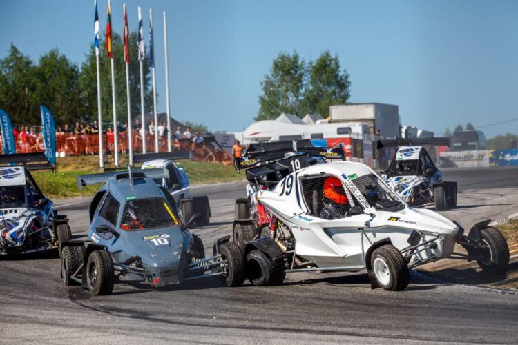 SUUR GALERII: Rallikrossi Eesti meistrisari jätkus põneva võistlusega Kulbilohus