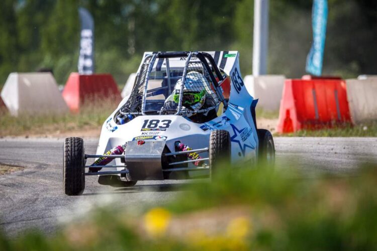 SUUR GALERII: Rallikrossi Eesti meistrisari jätkus põneva võistlusega Kulbilohus