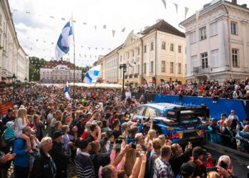 Start antakse Tartu Raekoja platsilt, Foto: Jaanus Ree / Red Bull Content Pool
