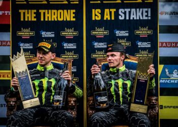 Elliot Edmondson ja Oliver Solberg Rootsi võitu tähistamas. Foto: @World / Red Bull Content Pool