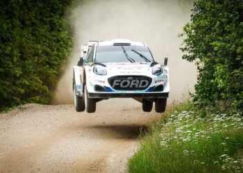 VIDEO: Martins Sesksi esimesed kilomeetrid kruusal mittehübriidse Ford Pumaga Lõuna-Eesti teedel