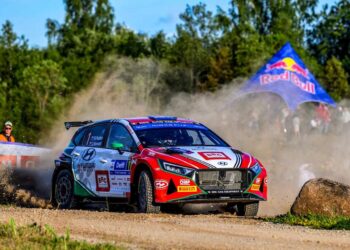 Delfi Rally Estoniat juhivad avakatse järel ERC valitsevad meistrid Hayden Paddon / John Kennard