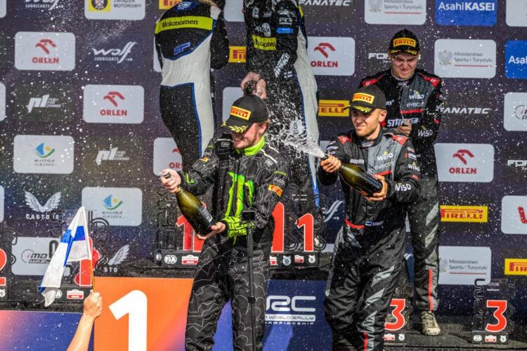 Robert Virves ja Aleks Lesk Poola ralli 2024 võitu tähistamas, Foto: André Lavadinho