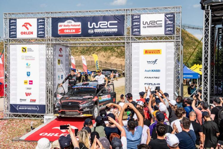 Robert Virves ja Aleks Lesk Poola ralli 2024 võitu tähistamas, Foto: Honza Fronek / Rally-Mania