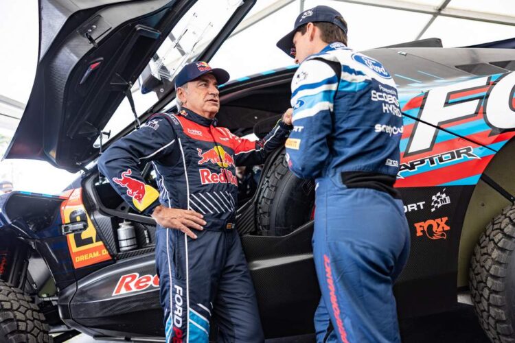 Carlos Sainz ja Adrien Fourmaux Ford Raptor T1+, Foto Kin Marcin / Red Bull Content Pool