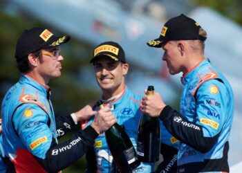 Thierry Neuville, Ott Tanak ja Dani Sordo, Kreeka ralli poodiumil 2024, Foto: Romain Thuillier / Hyundai Motorsport GmbH