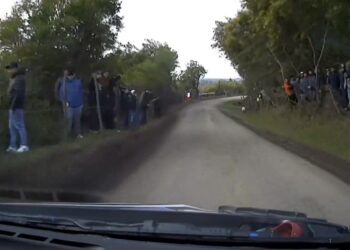 SS1: Tänak ja Ogier hoidusid taas kommentaaridest – Pealtvaatajad põhjustasid katse tühistamise