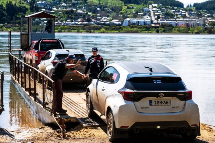 Väga lahe! Vaata mida võistlejad peavad Tšiili rallil kiiruskatsete vahel liikumiseks kasutama