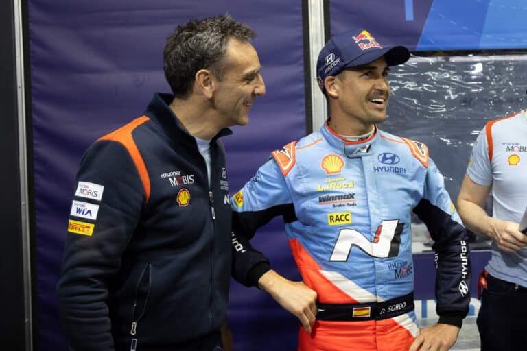 Dani Sordo ja Cyril Abiteboul, Foto: Dufour Fabien / Hyundai Motorsport GmbH