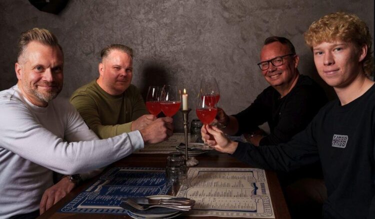 Ville Puustinen (vasakul), Mikko Rosendahl, Peter Fredman ja Kalle Rovanperä. Foto: Bon Group