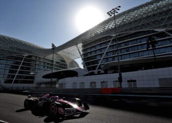 Paul Aron lõpetas elu esimese F1 testipäeva esikümnes – FOTOD