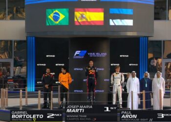 Väga head sõitu teinud Paul Aron tõusis Vormel 2 sprindisõidus poodiumile