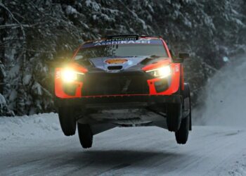 Vaata kuidas Tänak Soome lumistel teedel Hyundaid lennutas – VIDEO