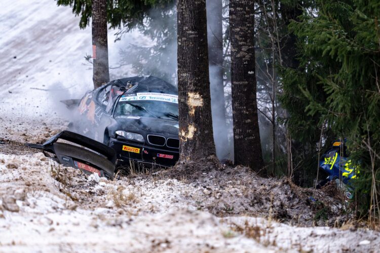 VIDEO ja PILDID: Aluksne rallil toimus tõsine avarii – võistlejad viidi haiglasse