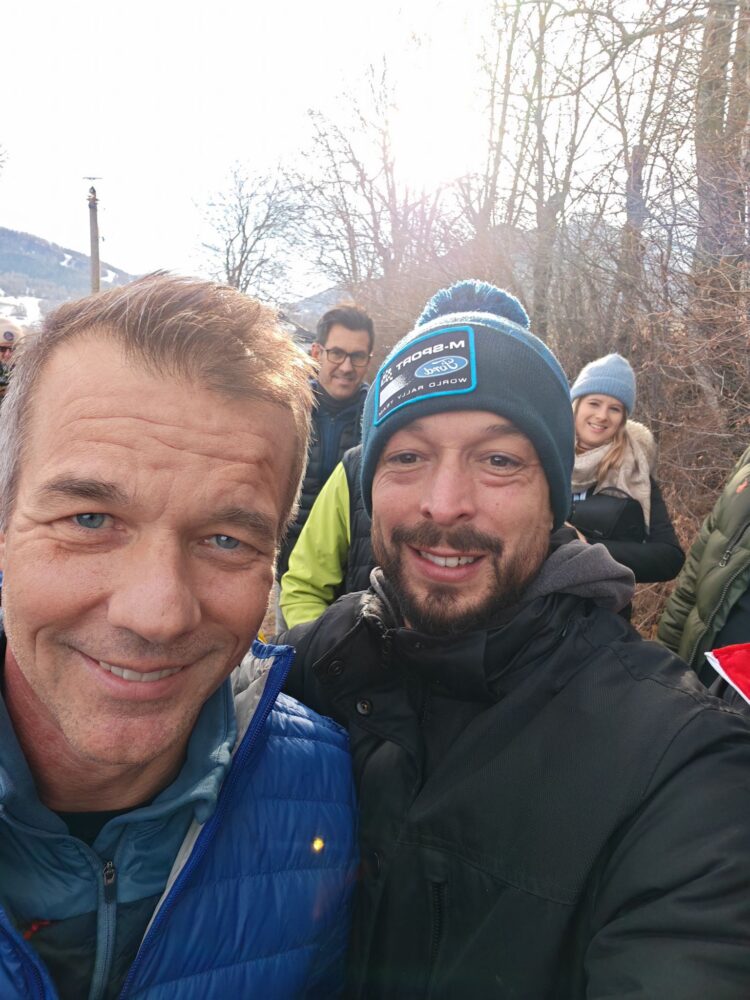 VIDEO: Neuville sõitis teelt välja ja lõhkus oma auto!