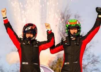 Elfyn Evans ja Scott Martin Rootsi ralli 2025 võiti tähistamas, Foto: Jaanus Ree / Red Bull Content Pool