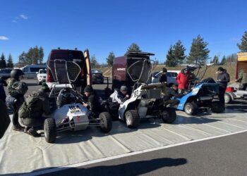 Noored said proovida ka krosskarte. Foto: Triin Mäe