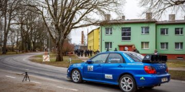 Rahvasprinti sõidetakse Audru tänavarajal. Foto: Pille Russi