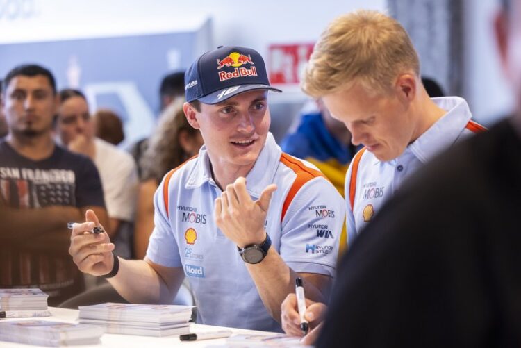 Ott Tänak ja Adrien Fourmaux, Foto: Austral /Hyundai Motorsport GmbH