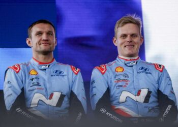 Ott Tänak ja Martin Järveoja 2025 Portugali ralli poodiumil, Foto: Austral / Hyundai Motorsport GmbH