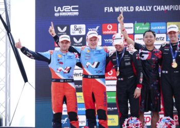 Ott Tänak ja Martin Järveoja Portugali ralli poodiumil, Foto: Vincent Thuillier / Hyundai Motorsport GmbH