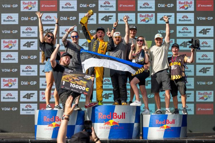 Oliver Randalu Drift Mastersi võitu tähistamas, Foto: Joerg Mitter / Red Bull Content Pool