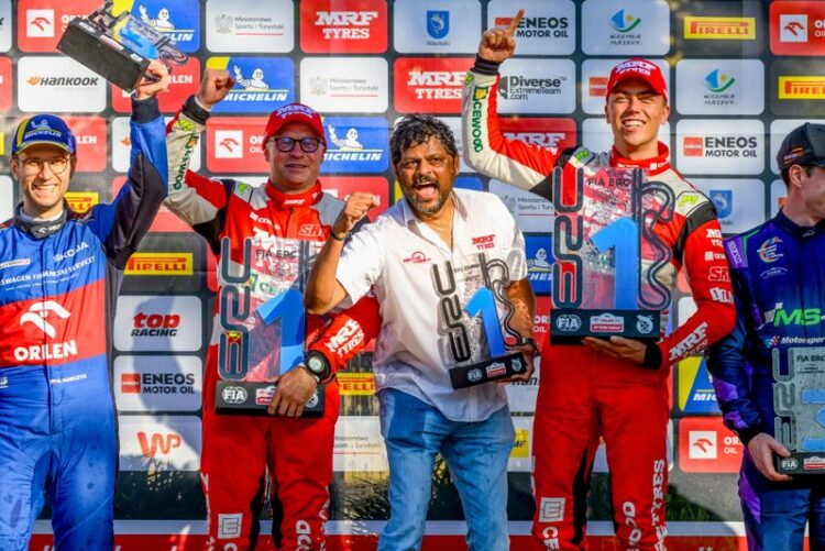 Martins Sesks Poola ERC-ralli poodiumil 2025. Foto: @World / Red Bull Content Pool