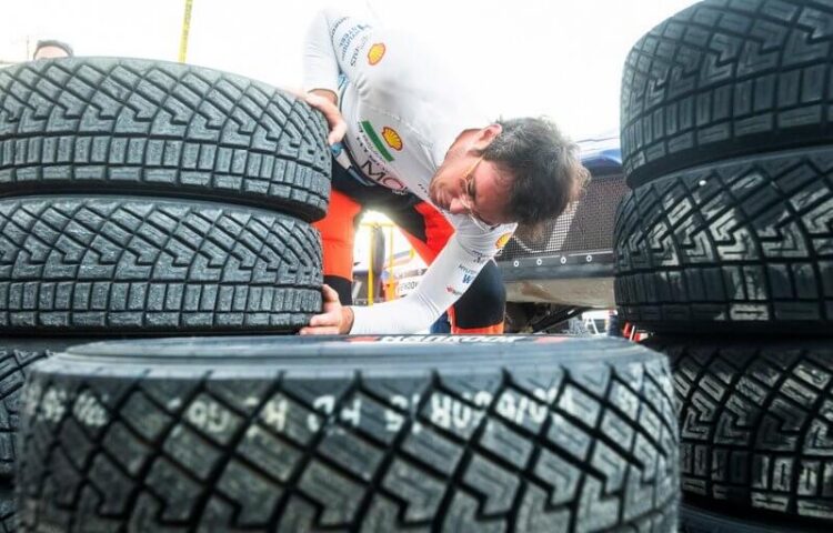 Thierry Neuville Kreeka MM-rallil, Foto: Jaanus Ree / Red Bull Content Pool