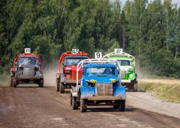 Missos sõidetakse autokrossi. Foto: Pille Russi