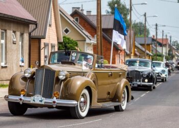 Jaanipäeva nädalavahetusel toimub Vanasõidukite Suursõit. Foto: Pille Russi