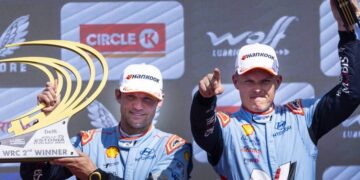 Ott Tänak ja Martin Järveoja Rally Estonia poodiumil 2025, Foto:: Austral / Hyundai Motorsport GmbH