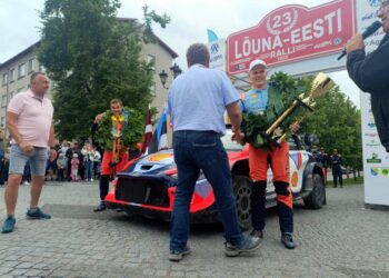 Ott Tänak ja Martin Järveoja Lõuna Eesti ralli poodiumil, Foto: Rašmus Mér Allekõrs