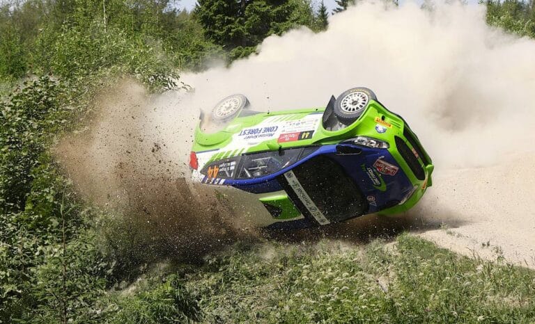 FOTOD ja VIDEO | Lõuna-Eesti ralli salakaval kurv niitis järjest sõitjaid