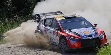 FOTOD ja VIDEO: Ott Tänak ja Martin Järveoja andsid kuuma Lõuna-Eesti kiiretel kruusateedel