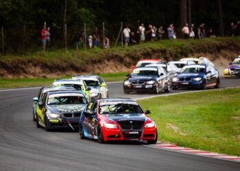 Ragnar Simuland juhib BMW 325 Cupi sõitu. Foto: Egidijus Babelis / BaTCC