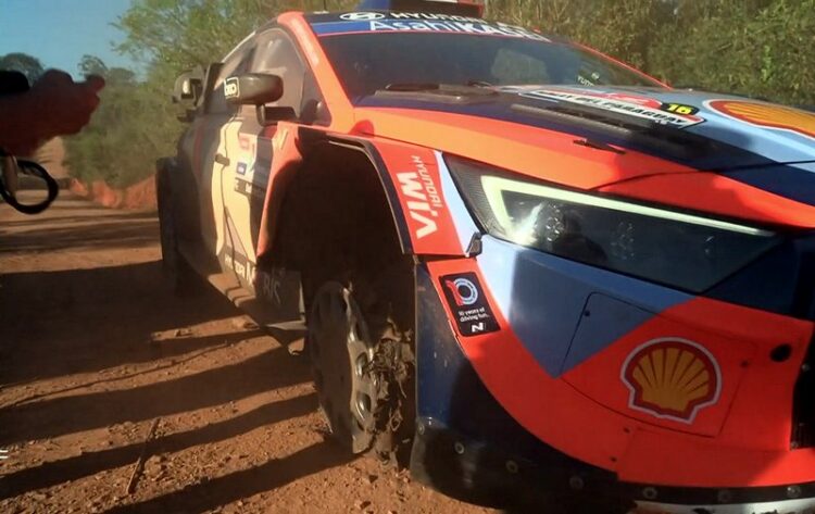 Adrien Fourmau auto peale SS7