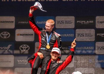 Kalle Rovanperä Soome MM-ralli võitu tähistamas, Foto: Jaanus Ree / Red Bull Content Pool