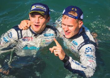 Ott Tänak ja Martin Järveoja karjääri esimest WRC-etapivõitu Sardiinias tähistamas, Foto: M-Sport