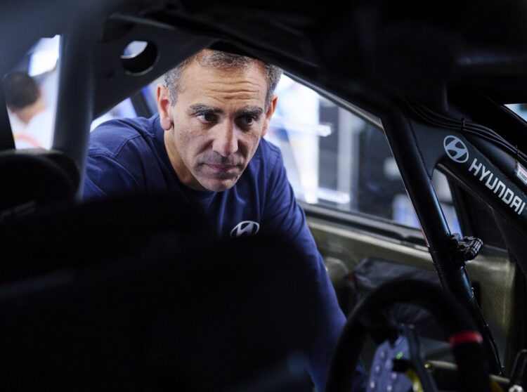 Cyril Abiteboul, Foto: Vincent Thuillier / Hyundai Motorsport GmbH