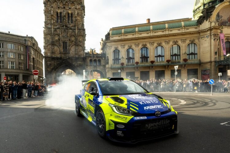 FOTOD: Kesk-Euroopa MM-ralli sai piduliku avapaugu Prahas – Rallisõitjad kohtusid Tšehhi presidendiga