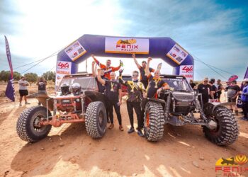 Eesti sõitjad Tuneesia maratonrallil. Vasakult: Mihkel Svätski, Rainer Rüütli, Ats Tsupsman, Tarvo Klaasimäe, Joonas Oja ja Hardo Mere. Foto: erakogu
