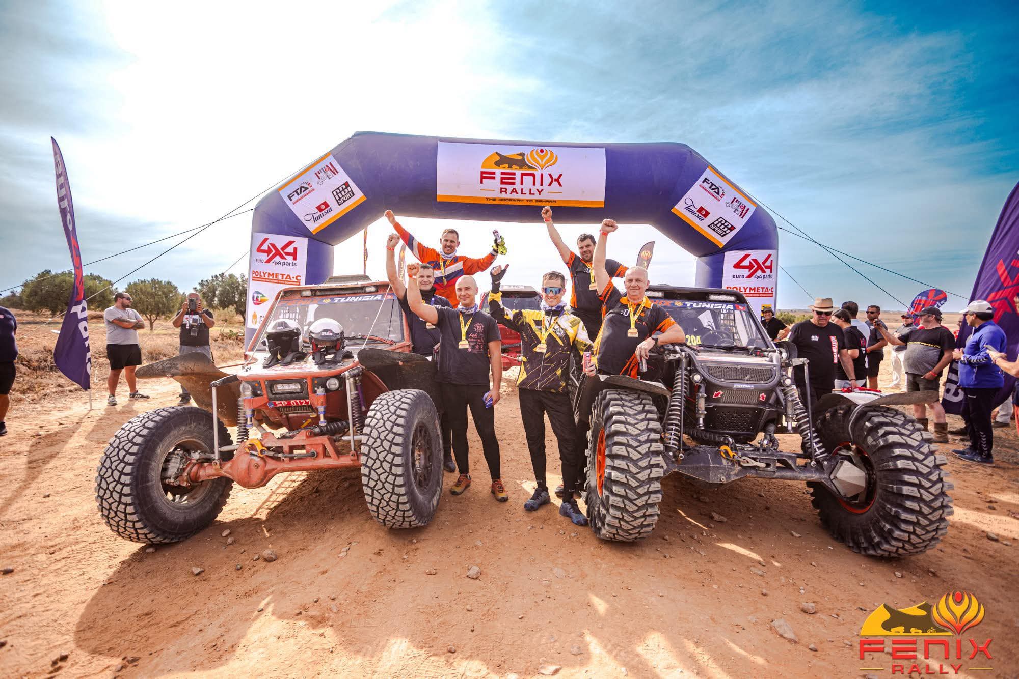Eesti sõitjad Tuneesia maratonrallil. Vasakult: Mihkel Svätski, Rainer Rüütli, Ats Tsupsman, Tarvo Klaasimäe, Joonas Oja ja Hardo Mere. Foto: erakogu