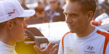 Cyril Abiteboul ja Ott Tänak, Foto: Austral / Hyundai Motorsport GmbH