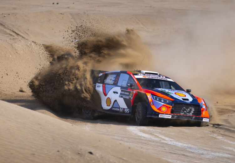 Ott Tänak ja Martin Järveoja Saudi Araabia MM-ralli 2025, Foto: Austral / Hyundai Motorsport GmbH