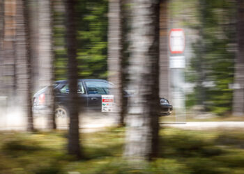 Noored saavad täiendada teadmisi ja oskusi rallikoolis. Foto: Pille Russi