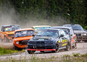 Missos sõidetakse rahvakrossi. Foto: Pille Russi