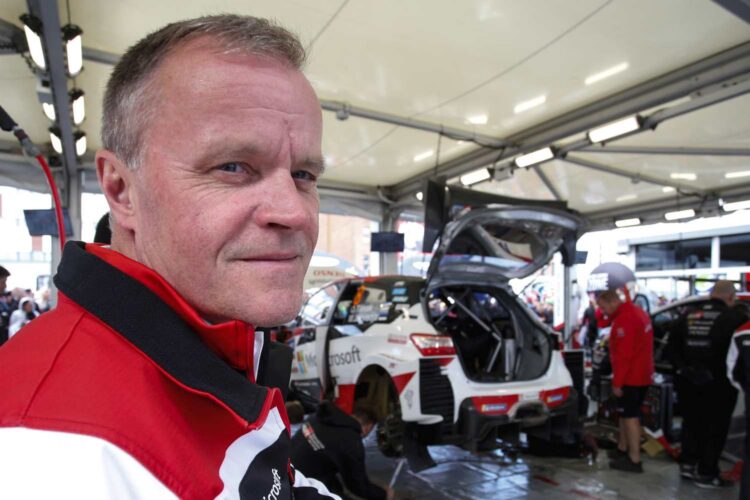 Ott Tänakule MM-tiitli toonud masina garaažist välja ajanud Tommi Mäkinen naaseb Yaris WRC-ga rallirajale