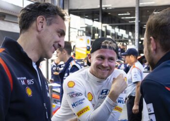 Cyril Abiteboul ja Esapekka Lappi. Kuva: Austral/Hyundai Motorsport GmbH