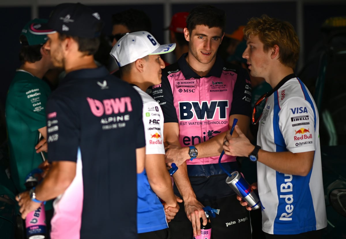 Isack Hadjar, Jack Doohan (keskel) ja Liam Lawson, Foto: Rudy Carezzevoli // Getty Images / Red Bull Content Pool